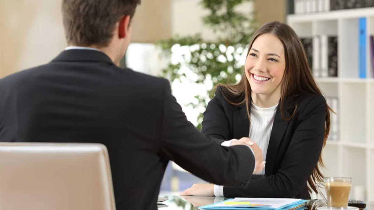 Maximizando el Crecimiento Profesional: El Impacto Transformador de las Pasantías en el Trabajo Social